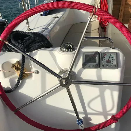 Barca A Vela Delfina
