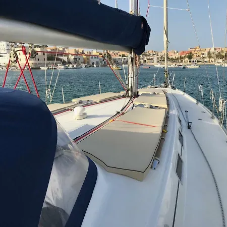 Barca A Vela Delfina * Lampedusa