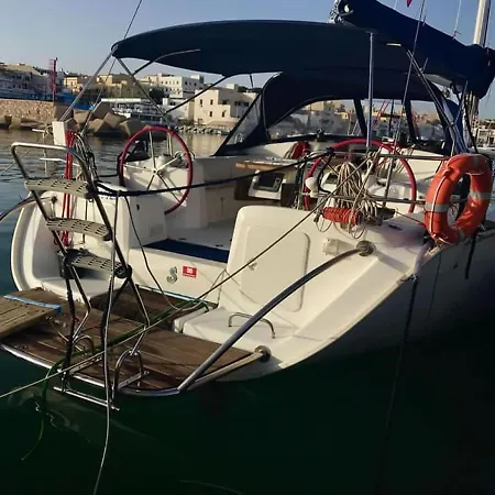Botel Barca A Vela Delfina *